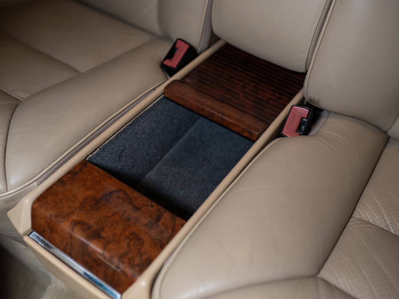 1990 Mercedes-Benz 300 Series CE | COUPE | SUNROOF | HEATED SEATS Photo