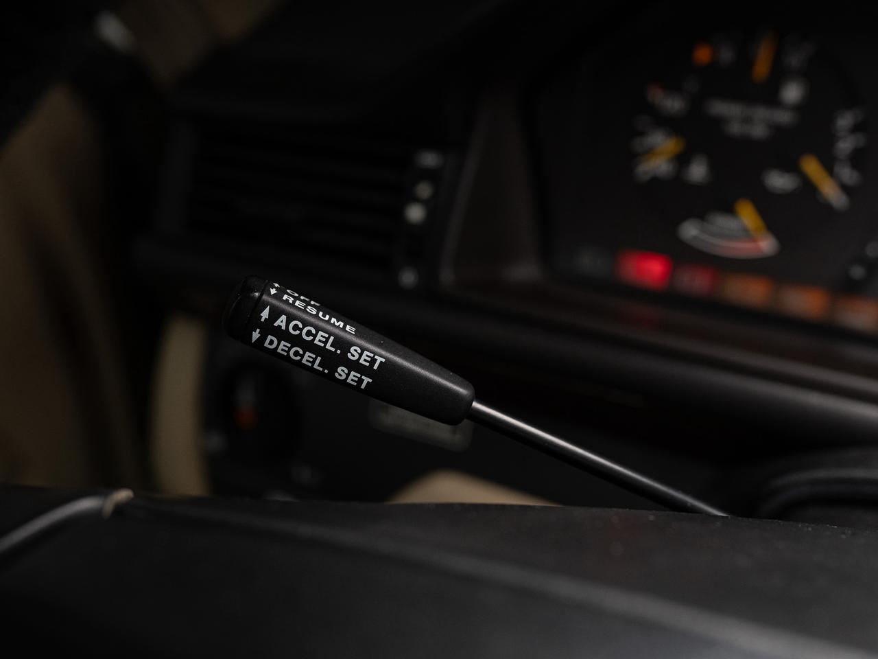 1990 Mercedes-Benz 300 Series CE | COUPE | SUNROOF | HEATED SEATS Photo