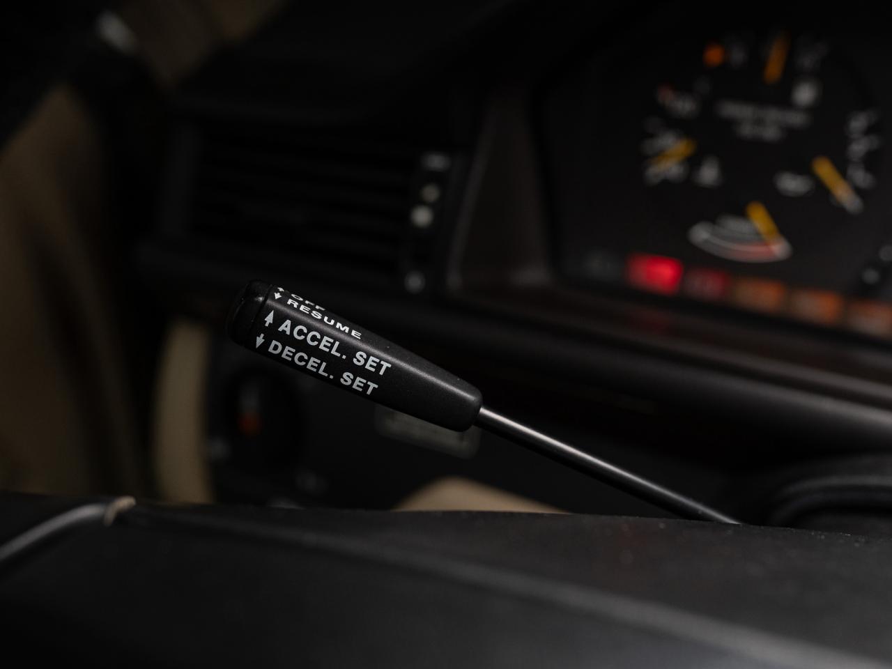 1990 Mercedes-Benz 300 Series CE | COUPE | SUNROOF | HEATED SEATS Photo