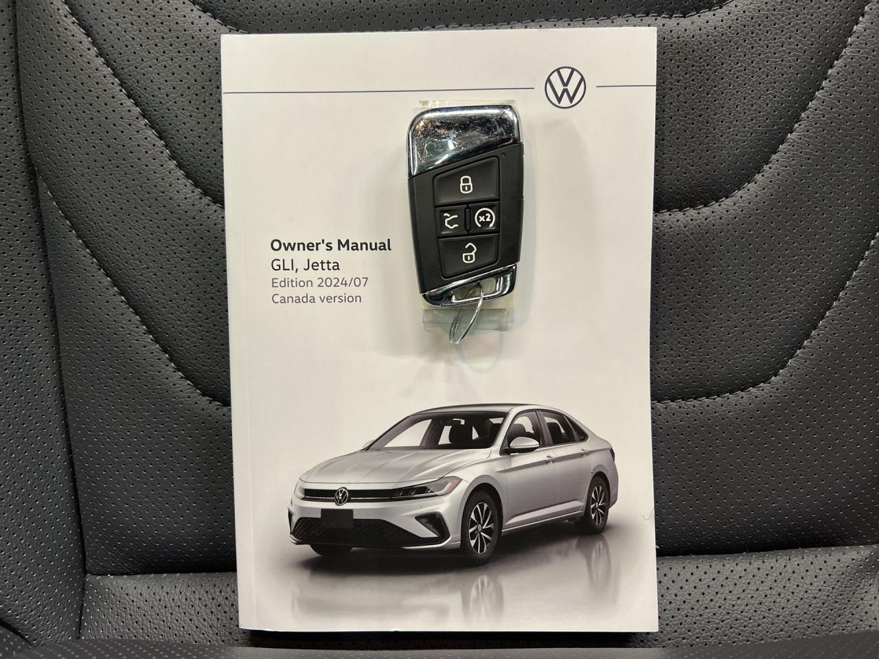 2025 Volkswagen Jetta GLI AUTOBAHN | LOW KMS! | 228HP | LEATHER | SUNROOF Photo