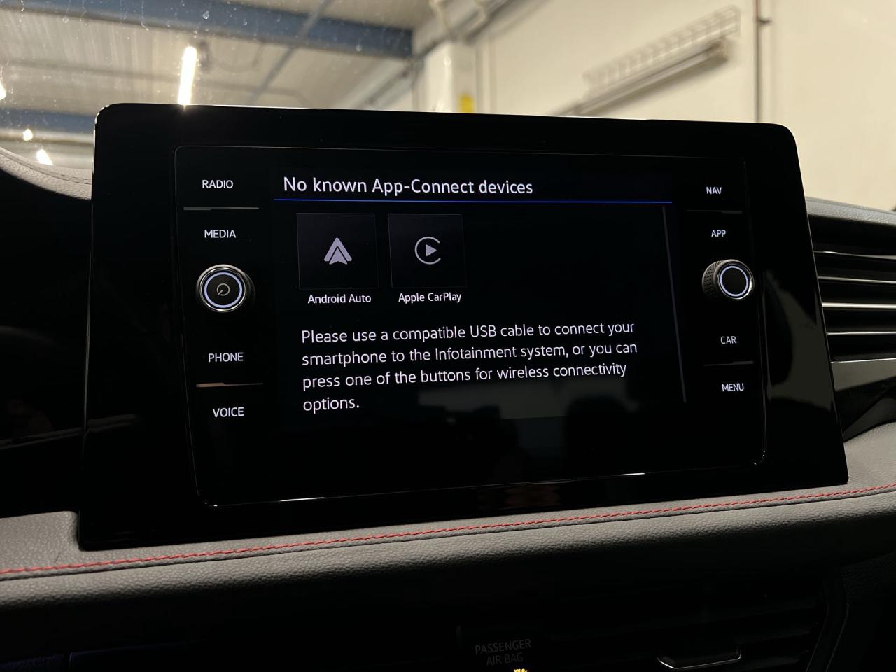 2025 Volkswagen Jetta GLI AUTOBAHN | LOW KMS! | 228HP | LEATHER | SUNROOF Photo