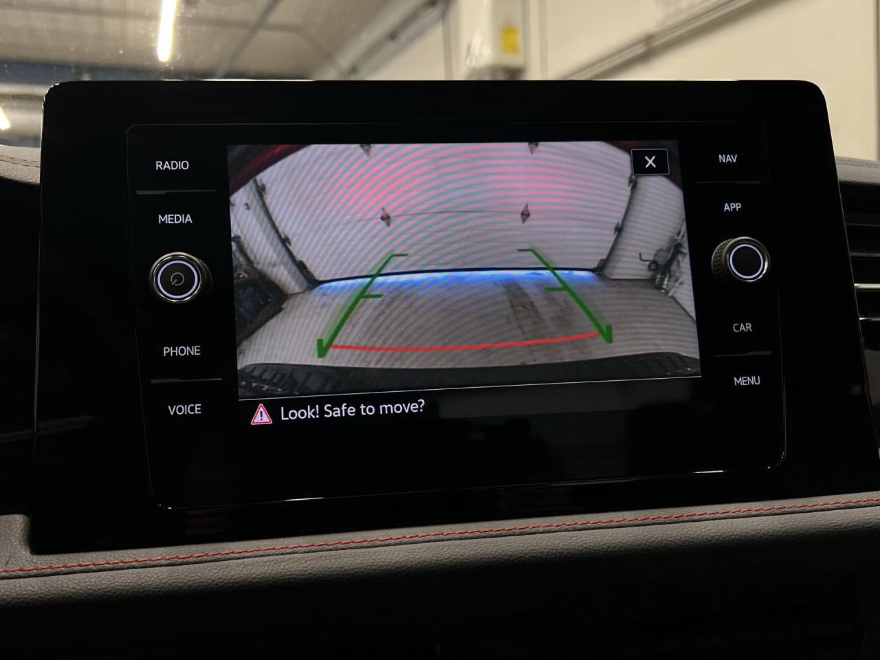 2025 Volkswagen Jetta GLI AUTOBAHN | LOW KMS! | 228HP | LEATHER | SUNROOF Photo