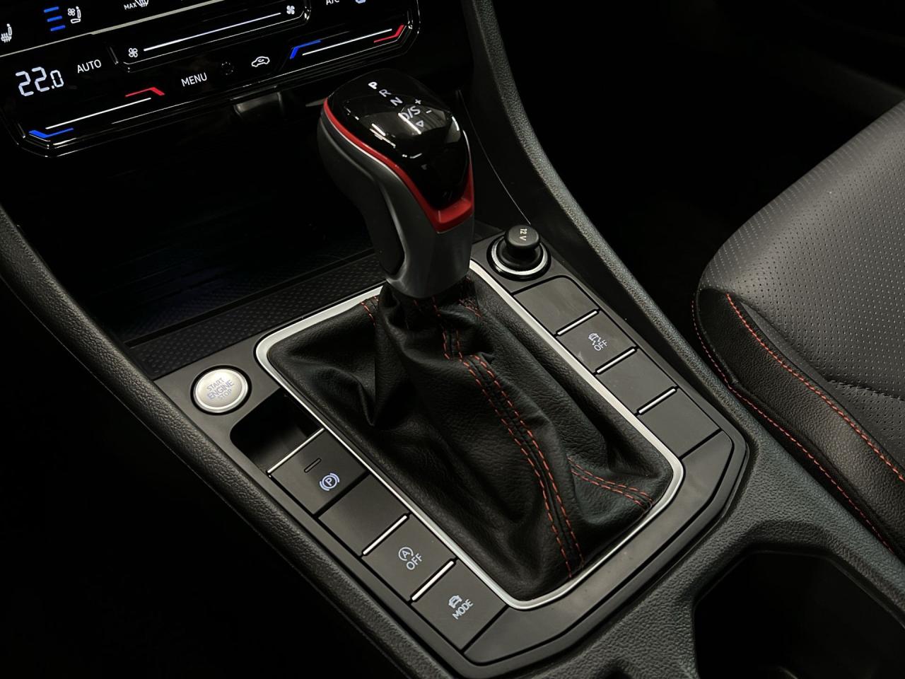 2025 Volkswagen Jetta GLI AUTOBAHN | LOW KMS! | 228HP | LEATHER | SUNROOF Photo