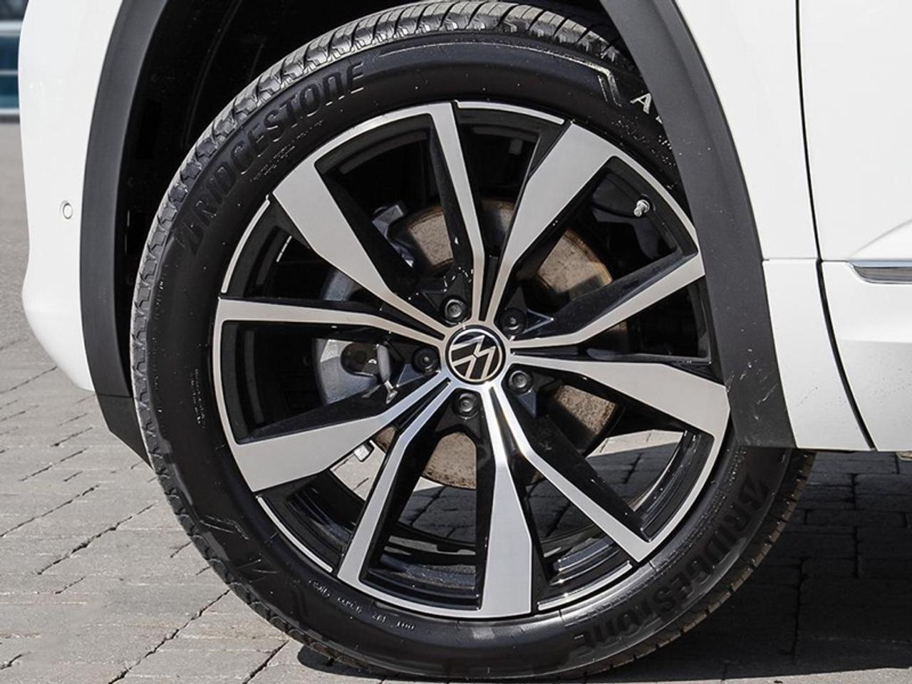 2026 Volkswagen Atlas Execline  - Massaging Seats Photo
