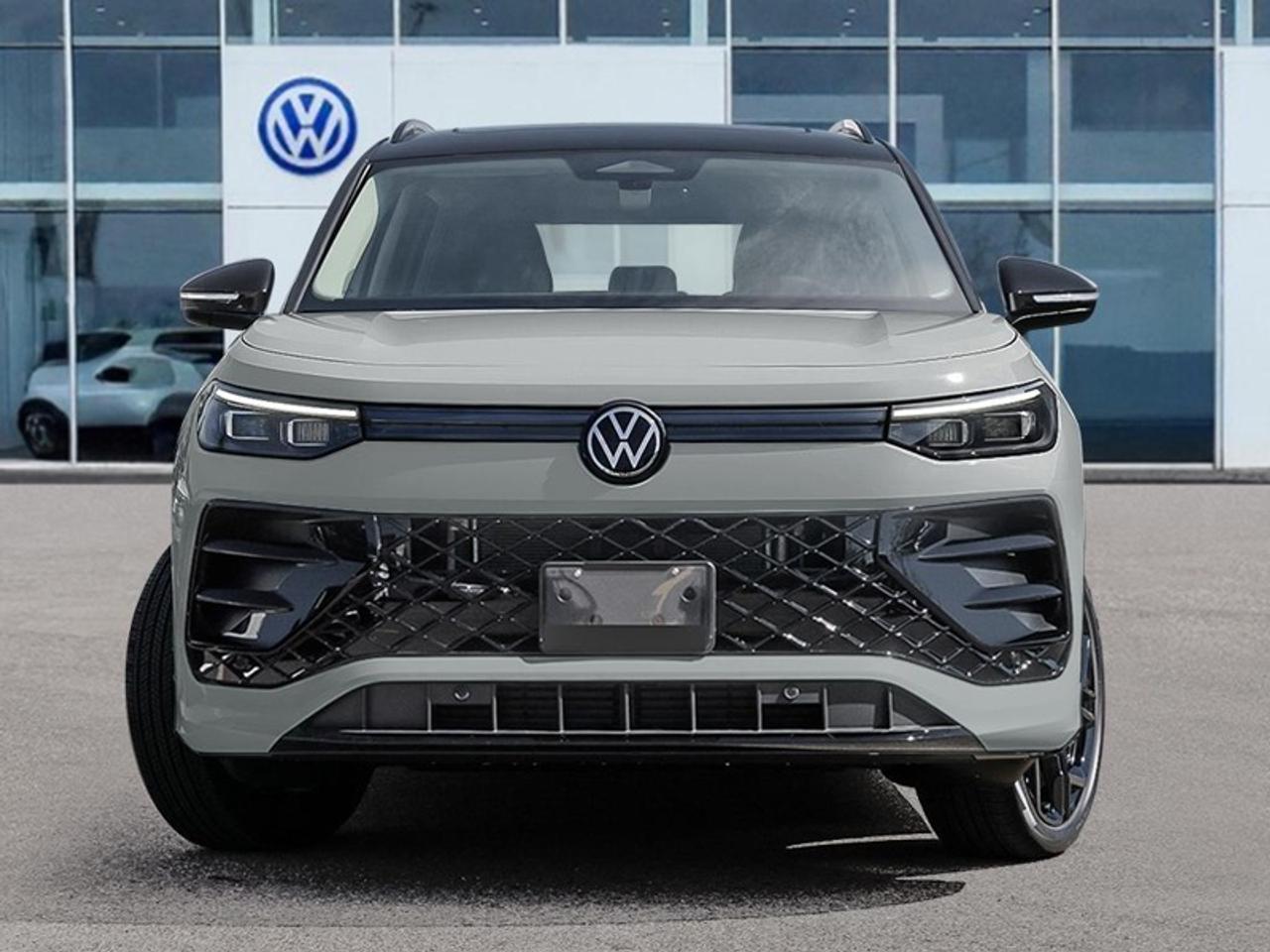 2026 Volkswagen Tiguan Comfortline R-Line Black Edition Photo