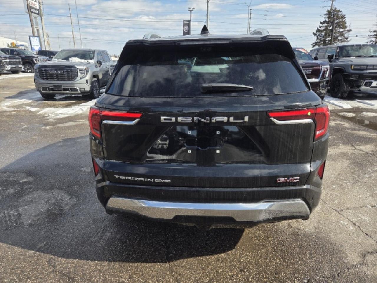 2026 GMC Terrain Denali  - Sunroof -  Cooled Seats Photo
