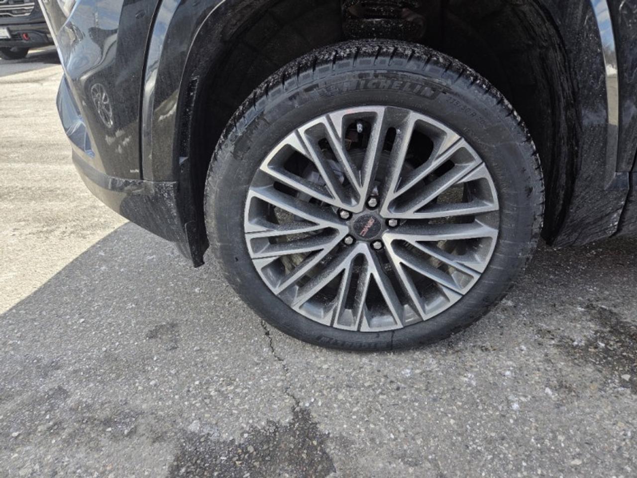 2026 GMC Terrain Denali  - Sunroof -  Cooled Seats Photo