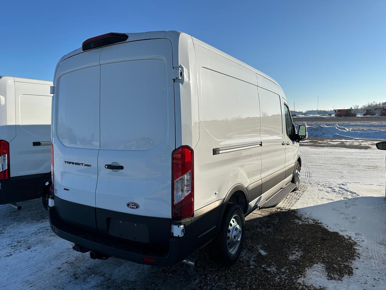 2026 Ford Transit Cargo Van BASE T-250 148 Med Rf 9070 GVWR AWD 101A Photo5
