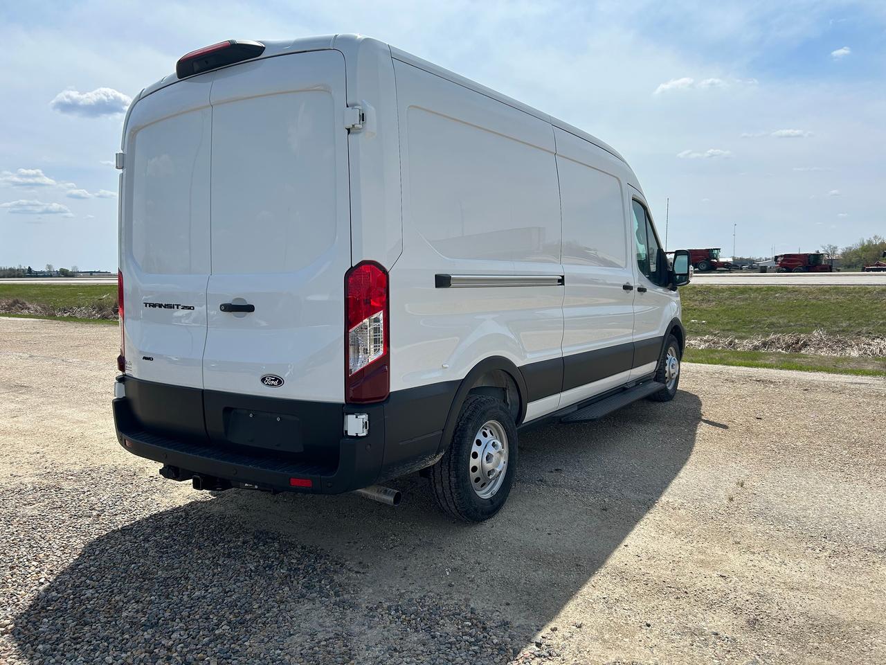 2026 Ford Transit Cargo Van BASE T-250 148 Med Rf 9070 GVWR AWD 101A Photo5
