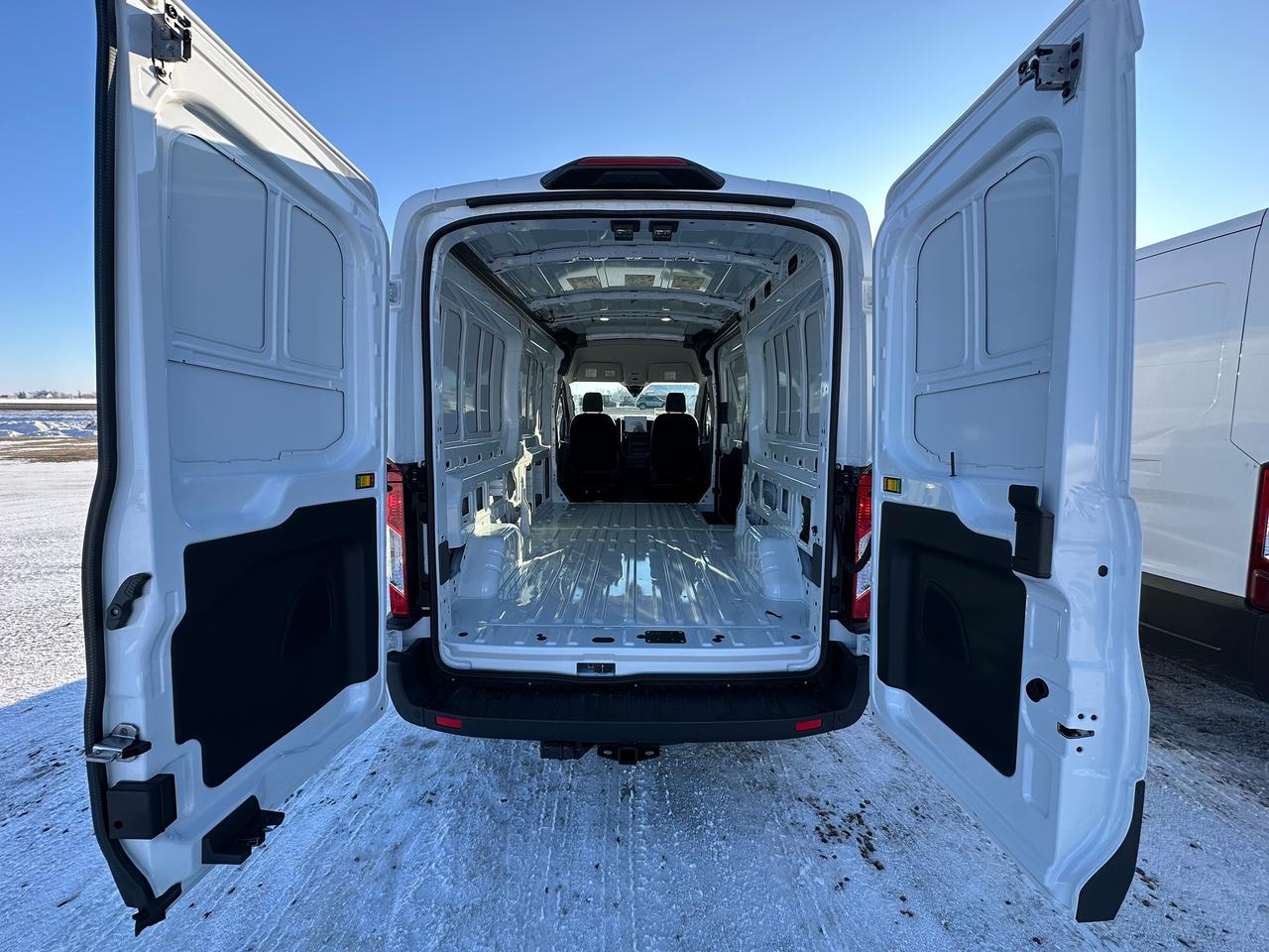 2026 Ford Transit Cargo Van BASE T-250 148 Med Rf 9070 GVWR AWD 101A Photo5