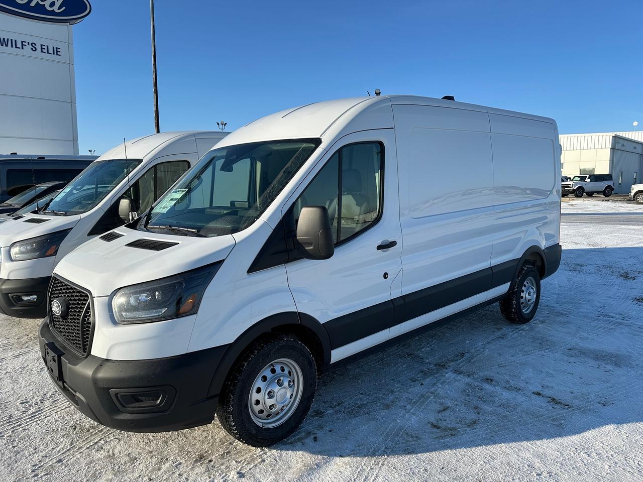 2026 Ford Transit Cargo Van BASE T-250 148 Med Rf 9070 GVWR AWD