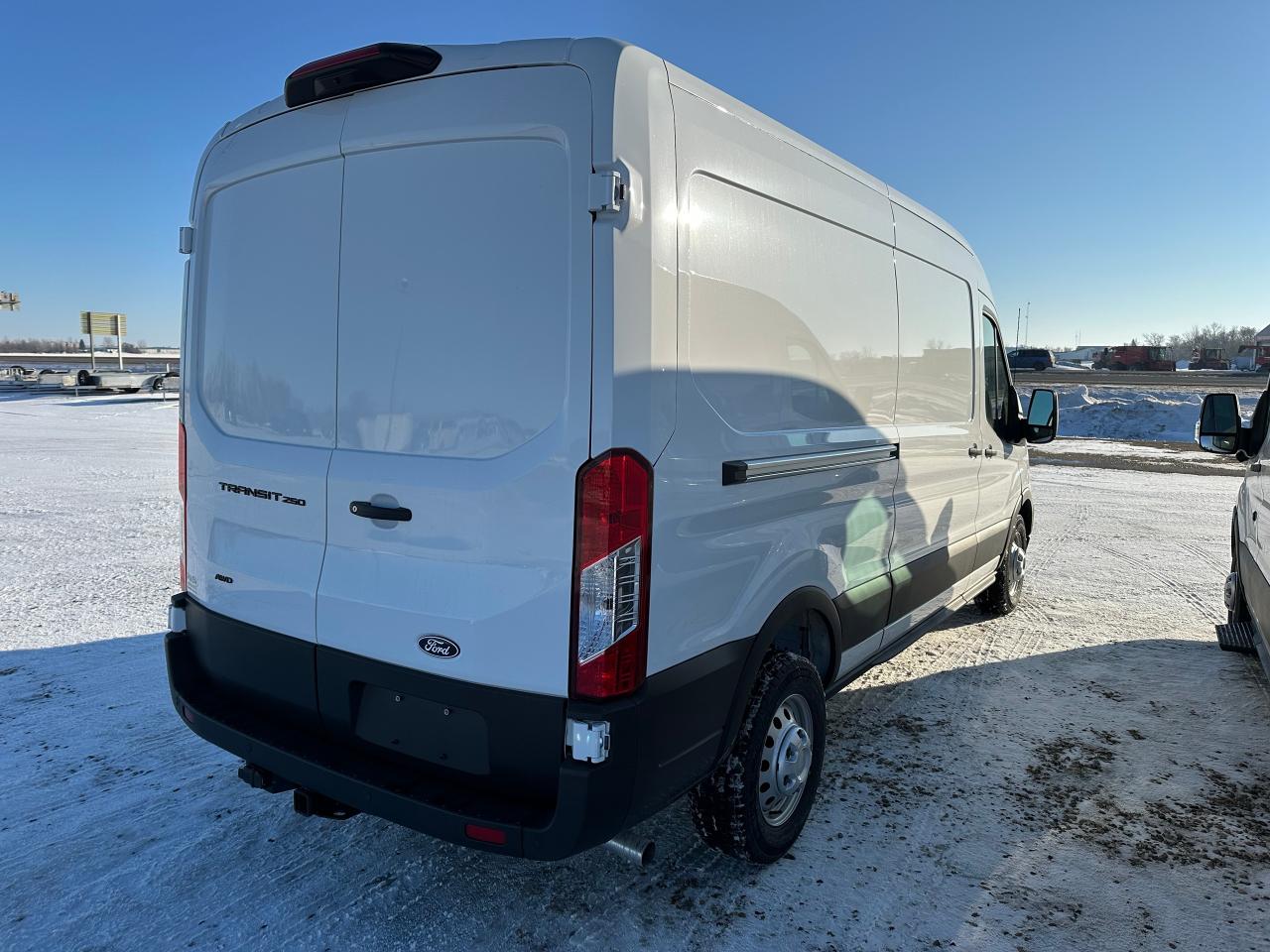 2026 Ford Transit Cargo Van BASE T-250 148 Med Rf 9070 GVWR AWD 101A Photo5