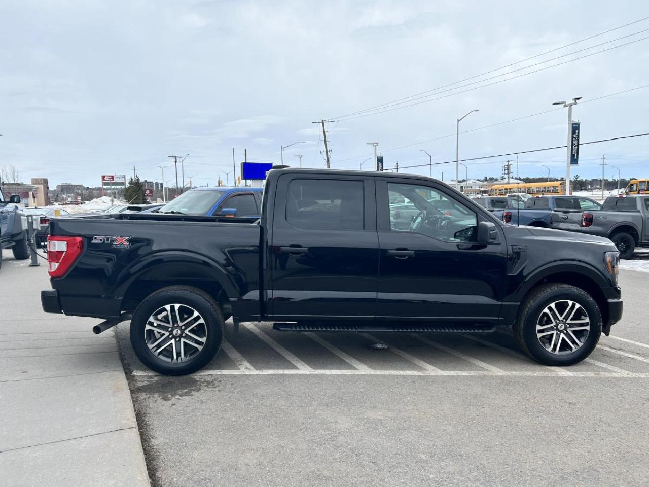 2023 Ford F-150 XL Photo3