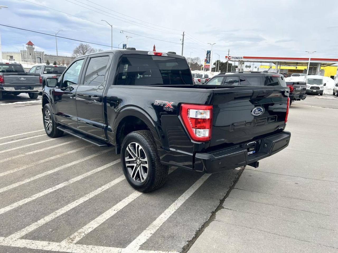 2023 Ford F-150 XL Photo