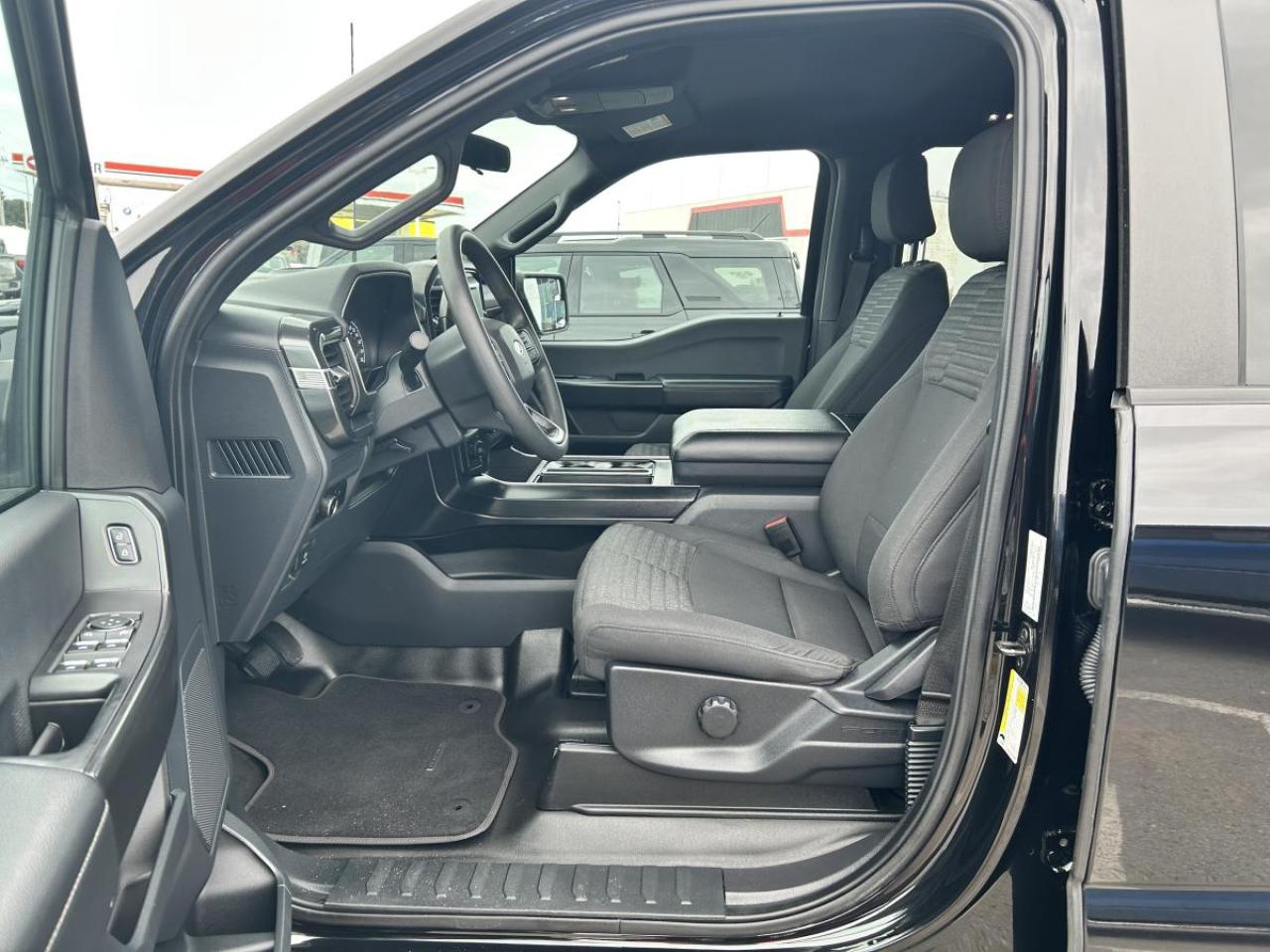 2023 Ford F-150 XL Photo