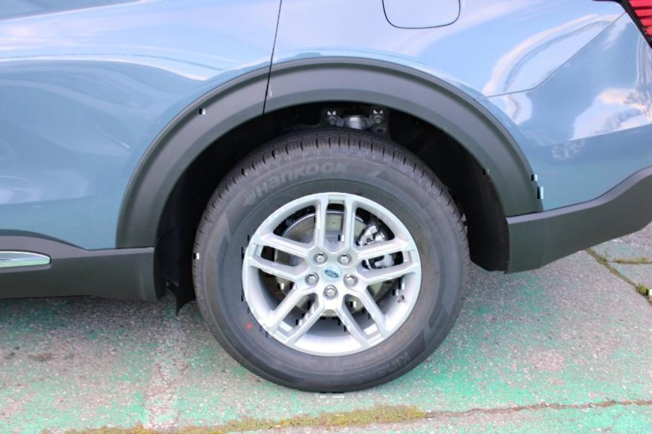 2025 Ford Explorer Active Photo