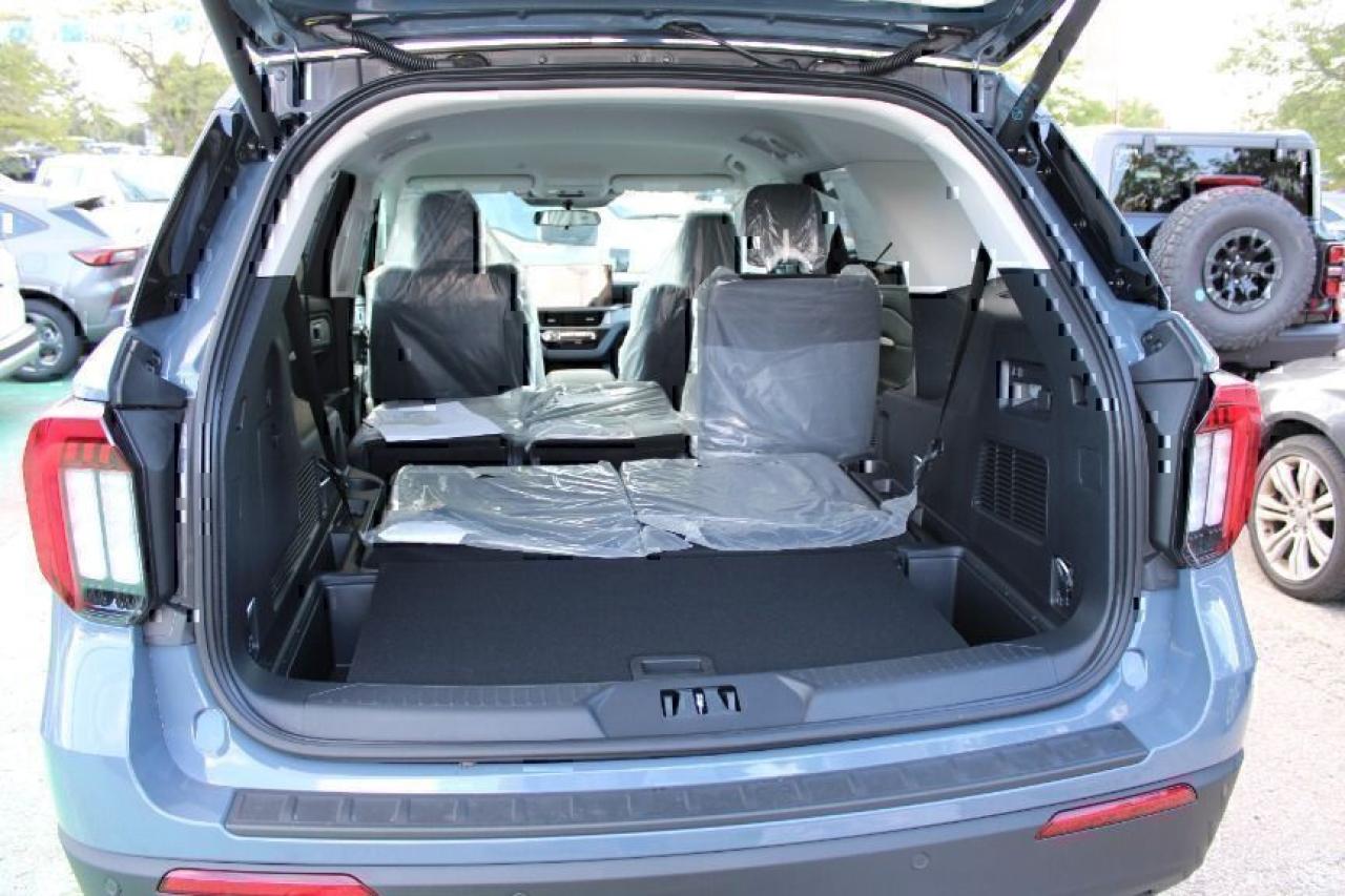 2025 Ford Explorer Active Photo