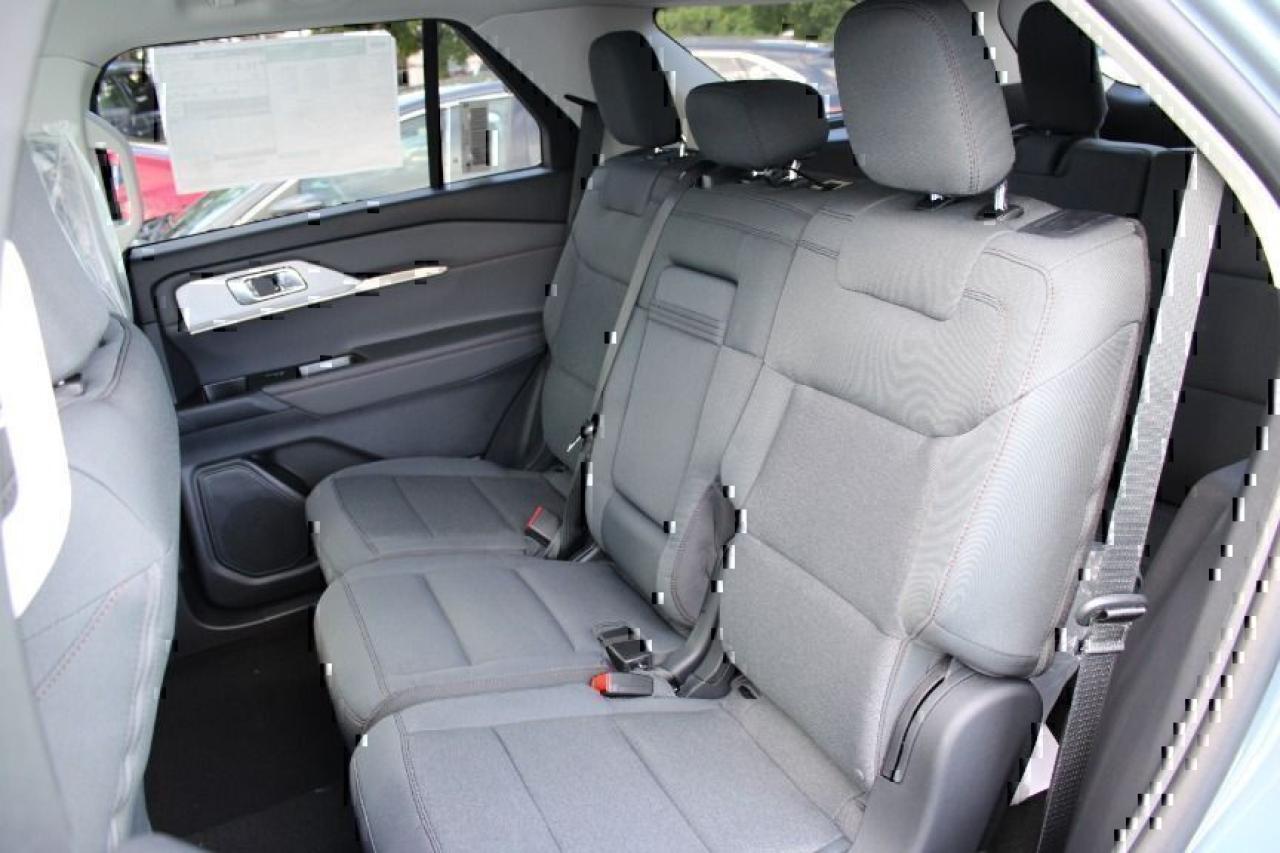 2025 Ford Explorer Active Photo