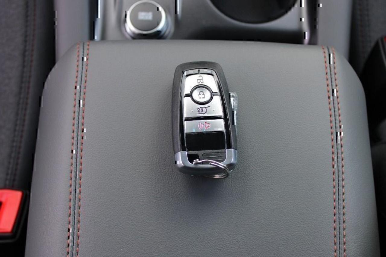 2025 Ford Explorer Active Photo