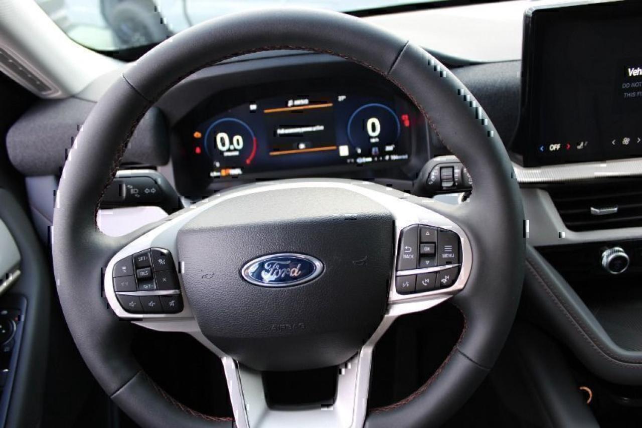 2025 Ford Explorer Active Photo