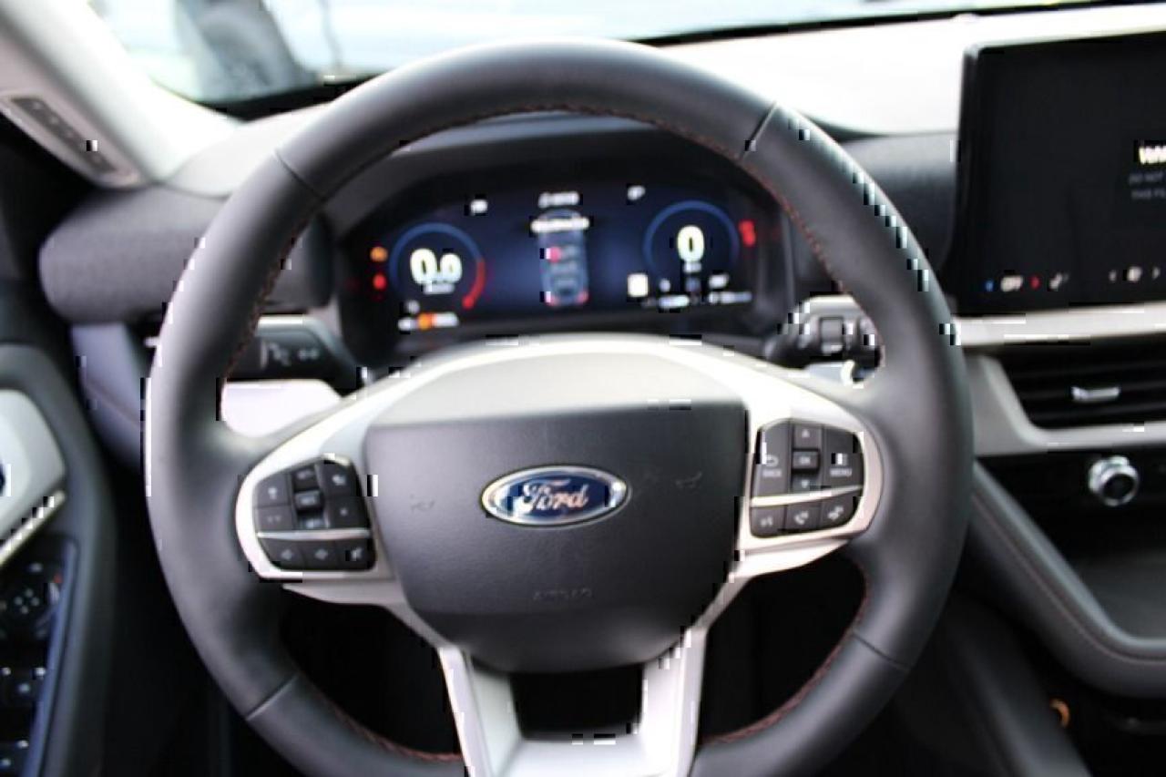 2025 Ford Explorer Active Photo