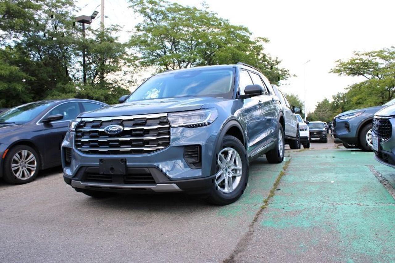 2025 Ford Explorer Active Photo