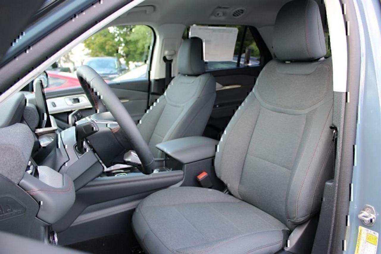 2025 Ford Explorer Active Photo