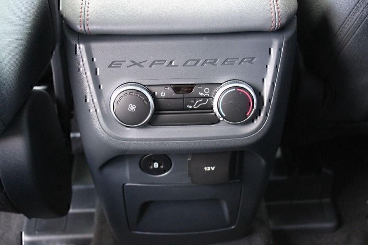 2025 Ford Explorer Active Photo