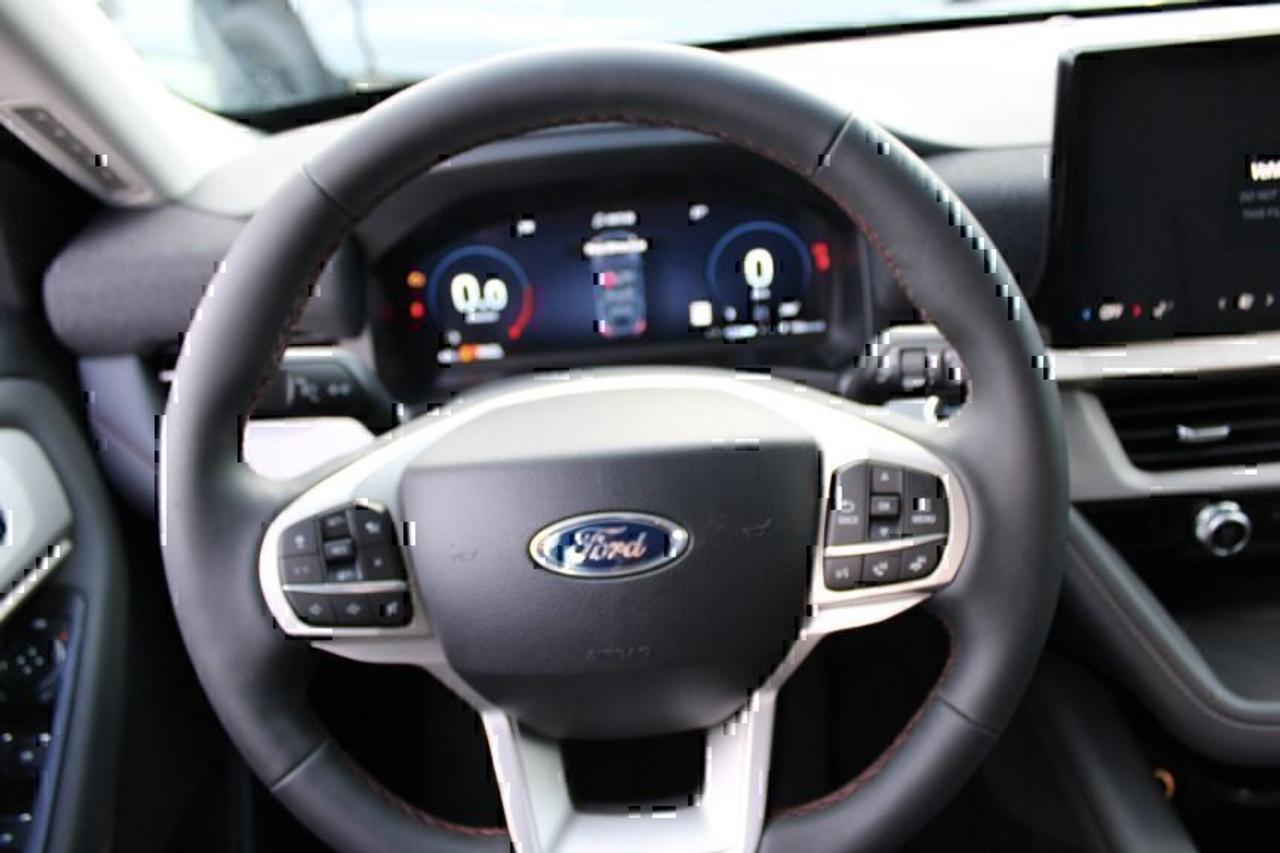 2025 Ford Explorer Active Photo