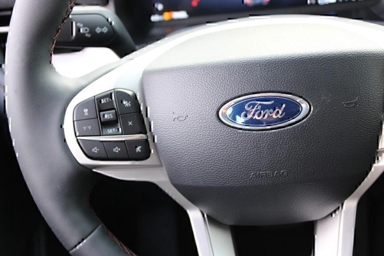 2025 Ford Explorer Active Photo
