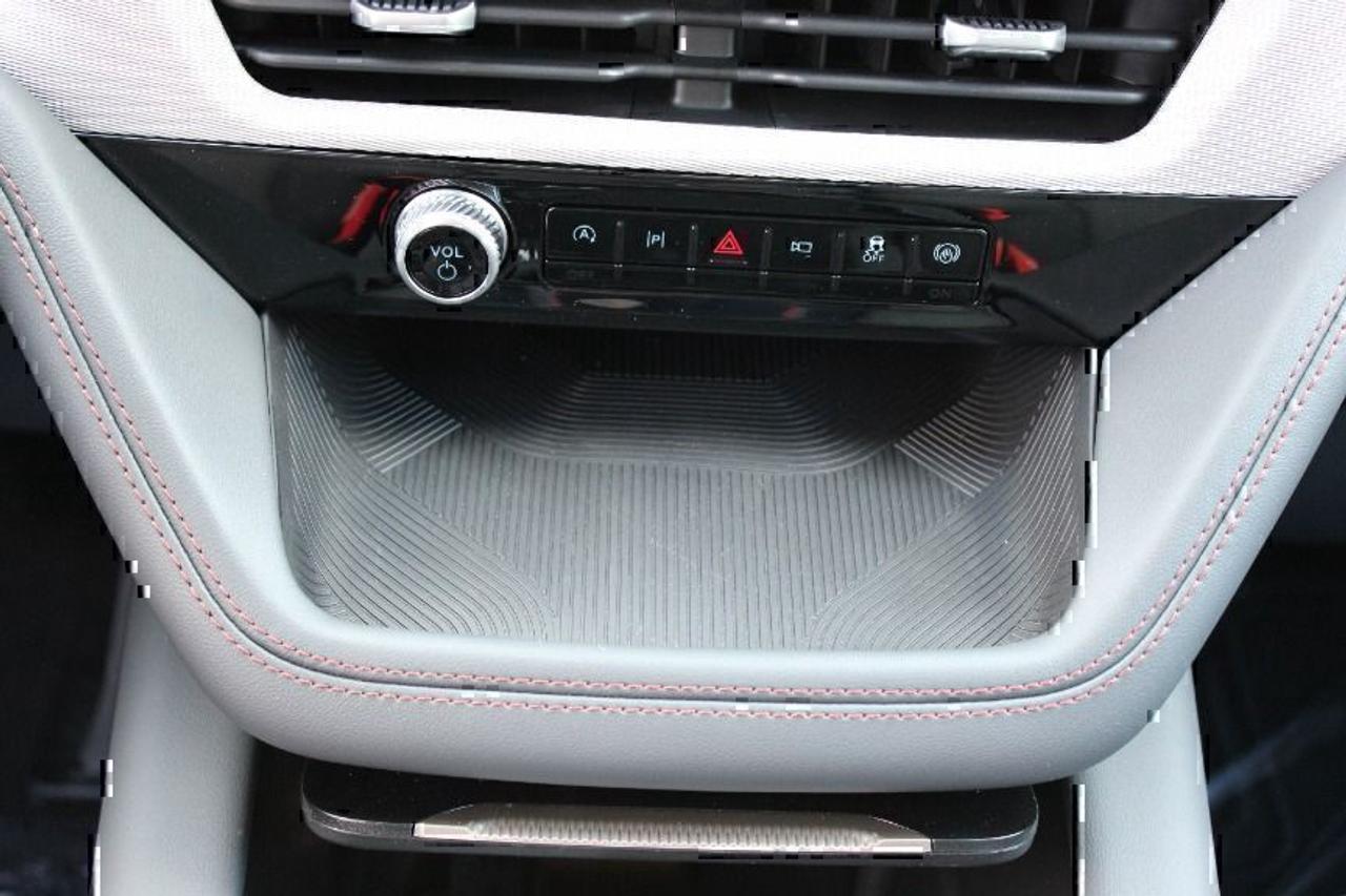 2025 Ford Explorer Active Photo