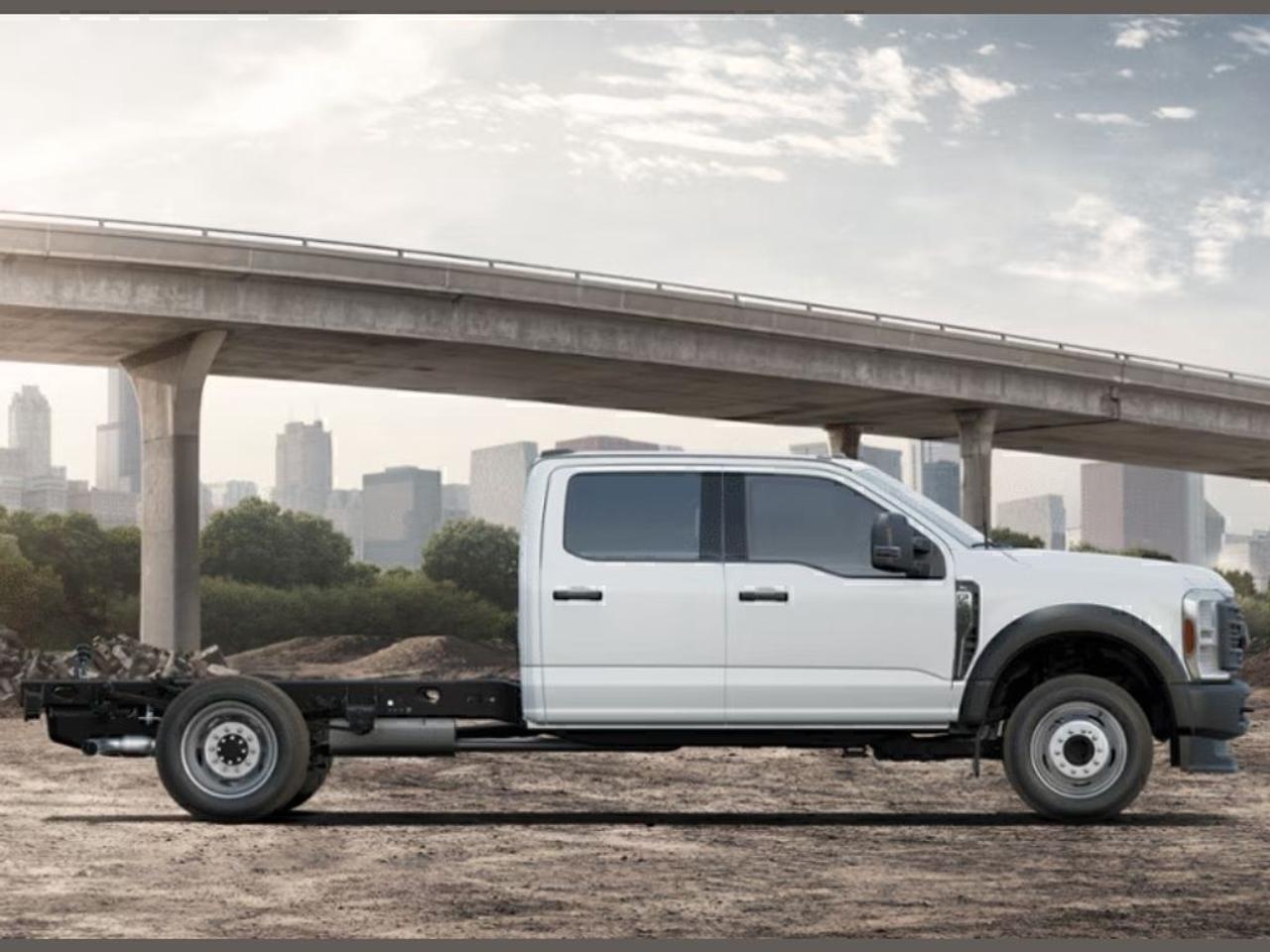 2024 Ford F-550 Super Duty DRW XL Photo