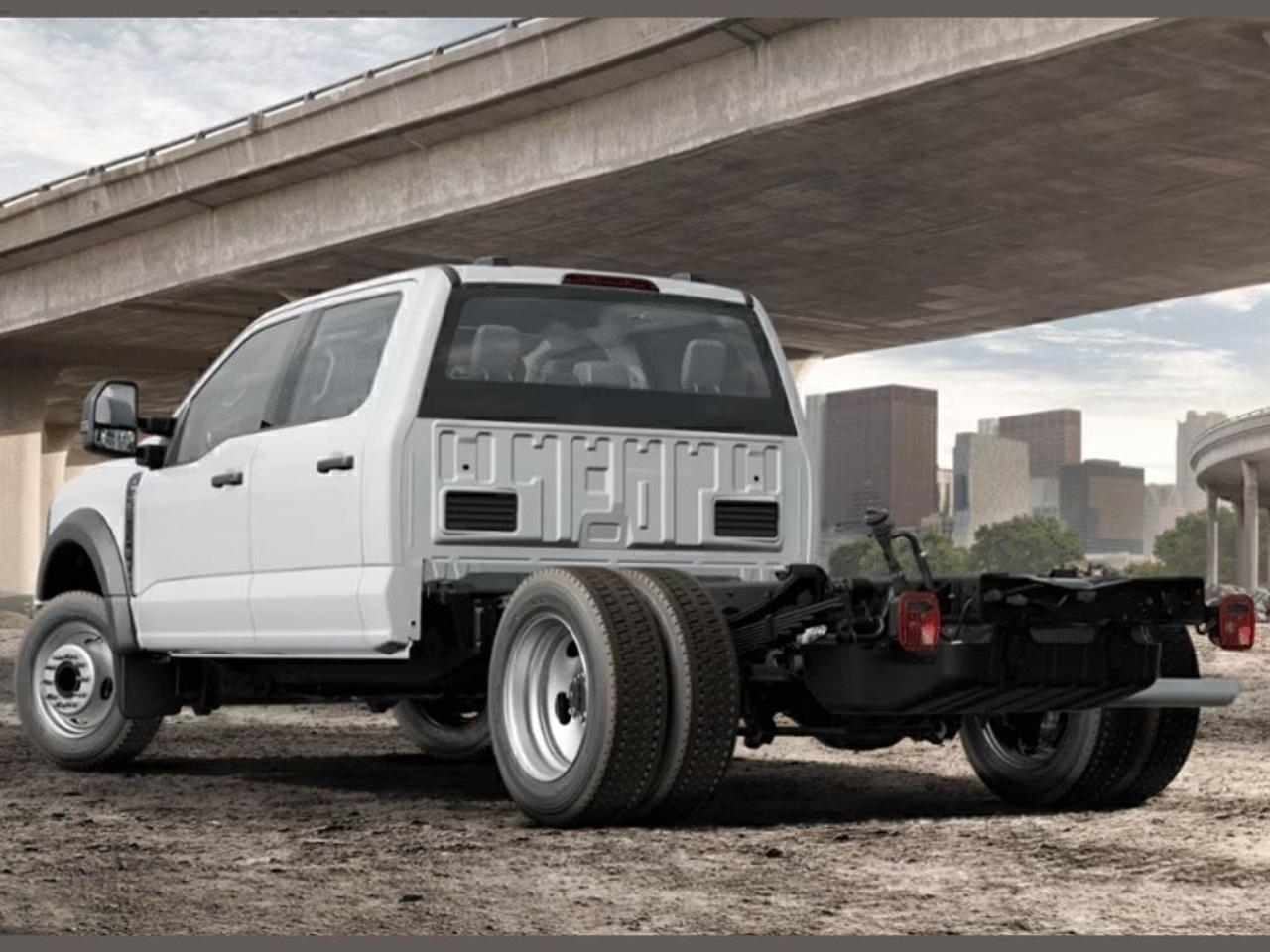 2024 Ford F-550 Super Duty DRW XL Photo