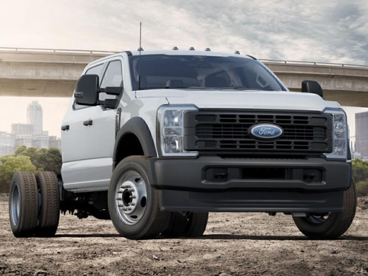2024 Ford F-550 Super Duty DRW XL Photo3