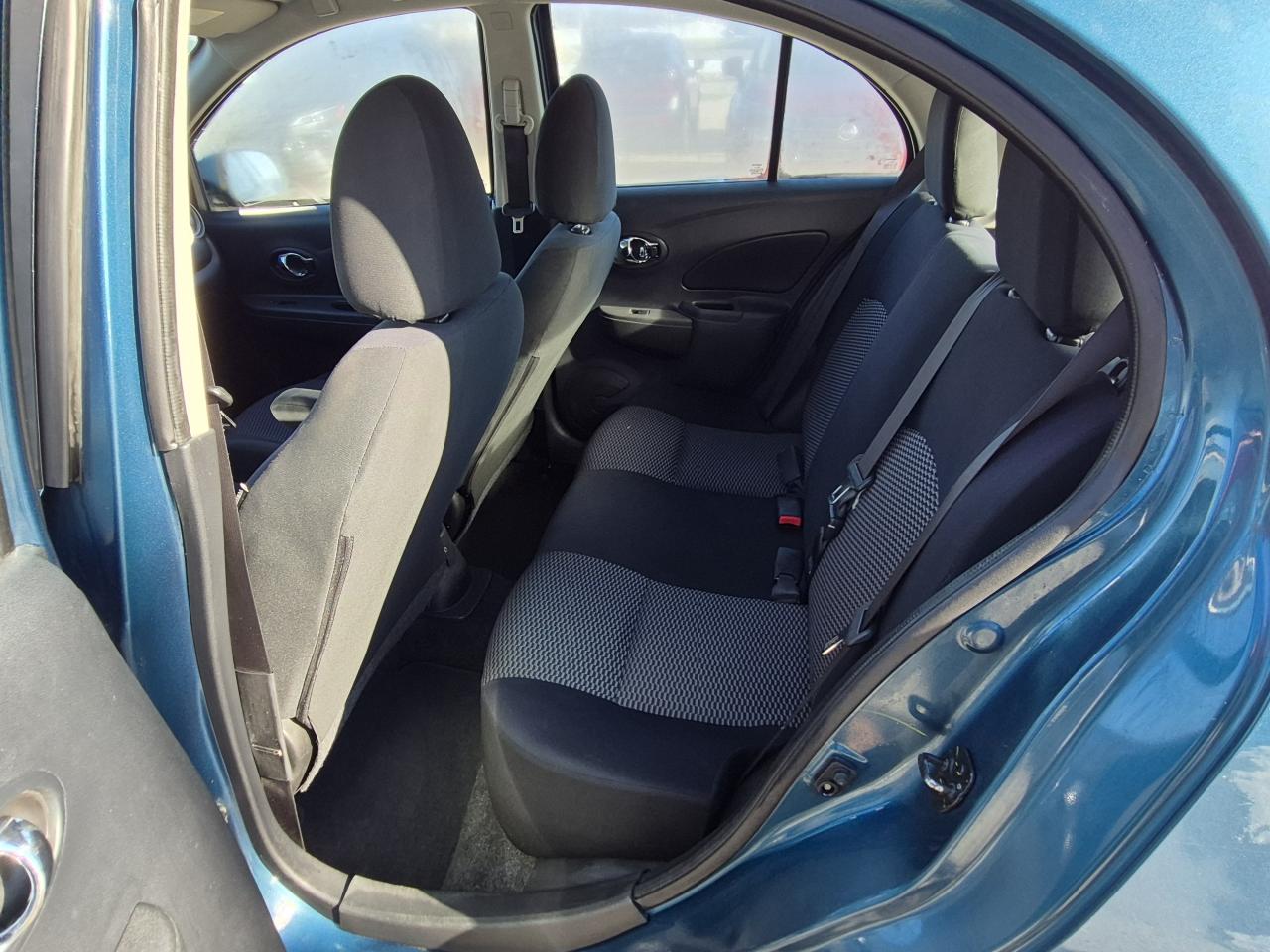 2017 Nissan Micra SV Photo25