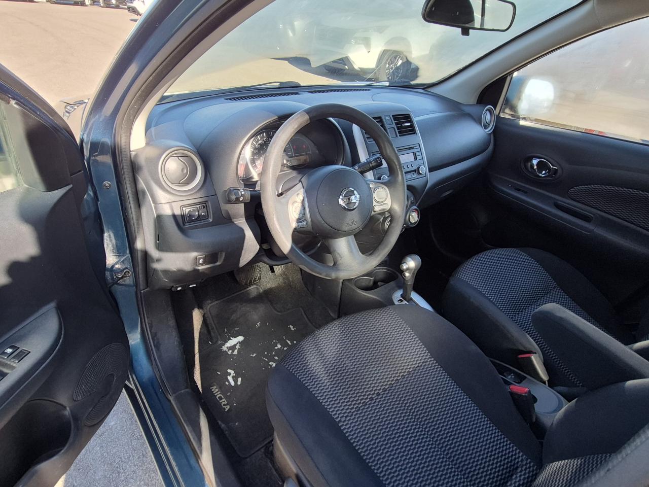 2017 Nissan Micra SV Photo6