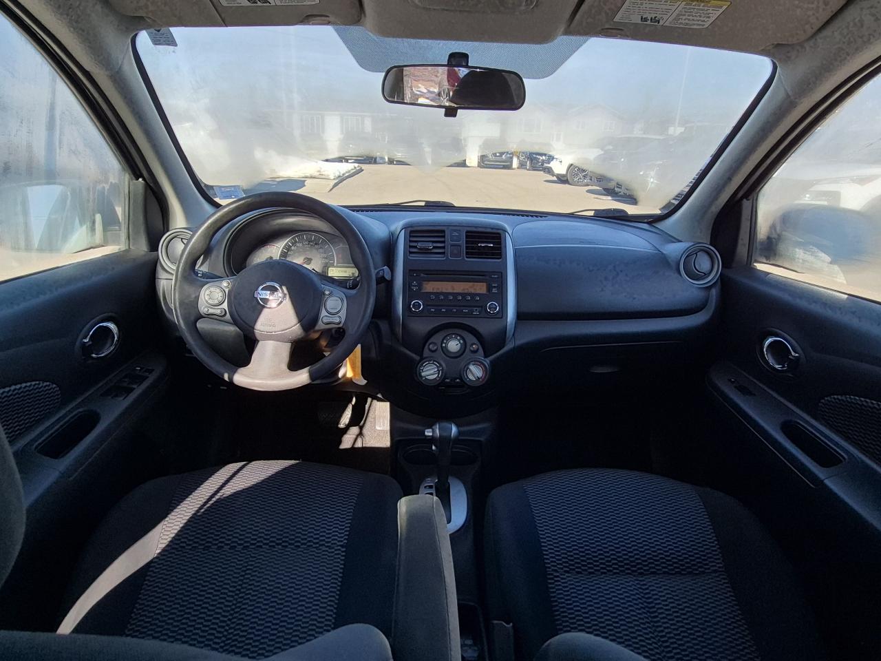 2017 Nissan Micra SV Photo26