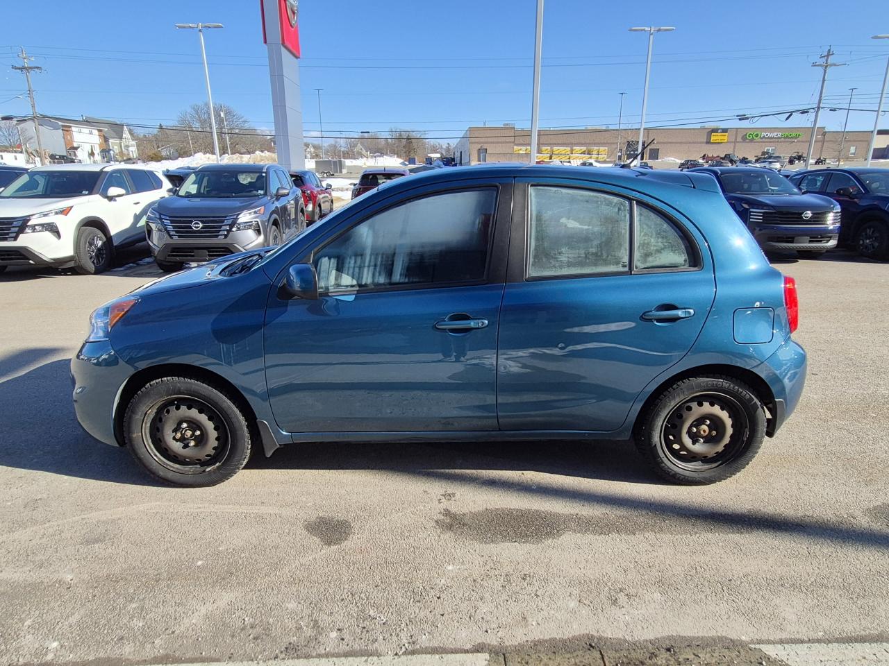 2017 Nissan Micra SV Photo3