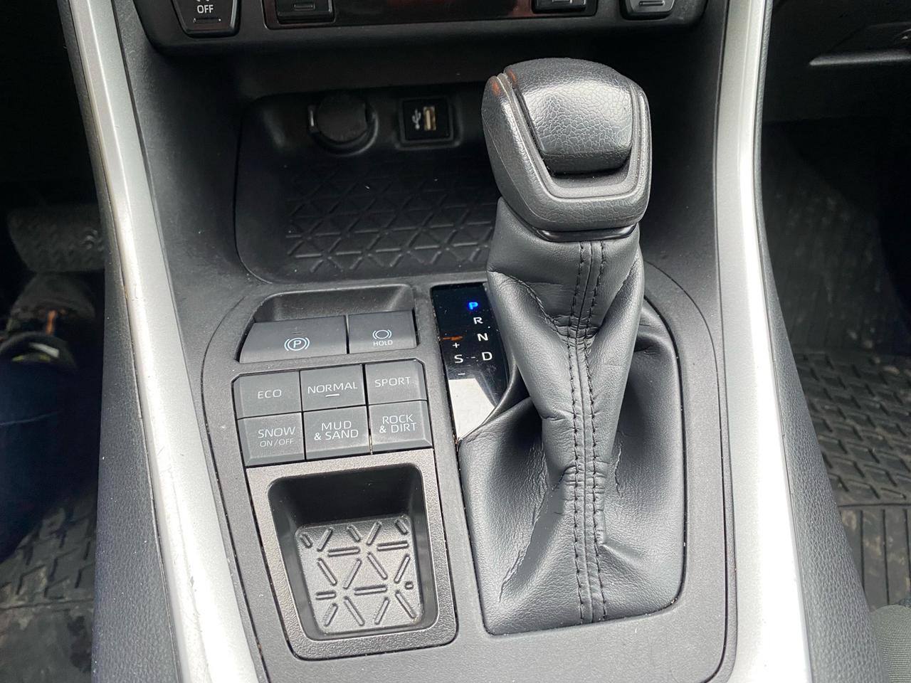 2024 Toyota RAV4 LE | AWD | Apple CarPlay Photo