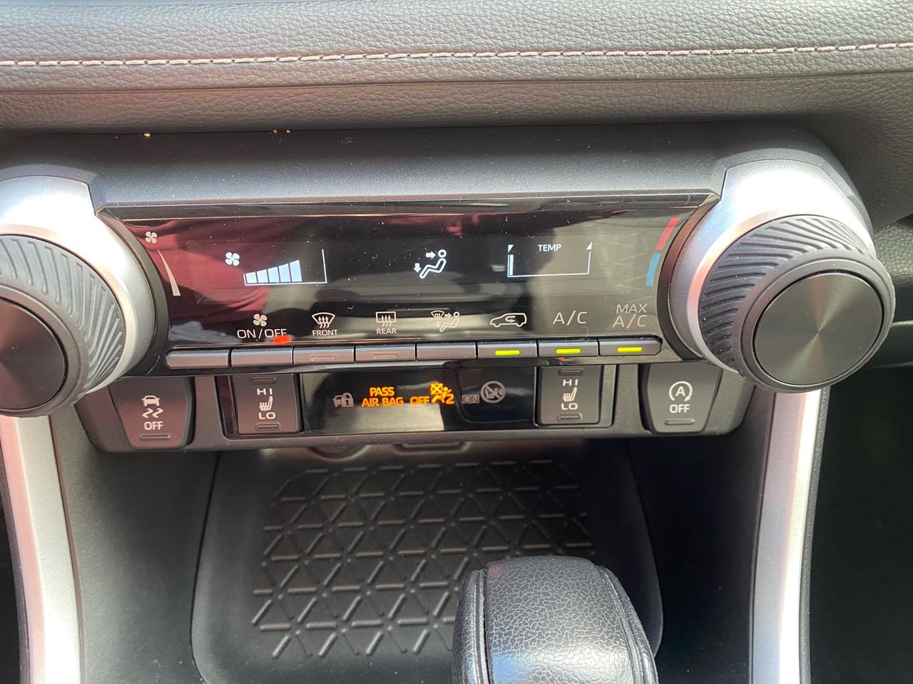 2024 Toyota RAV4 LE | AWD | Apple CarPlay Photo