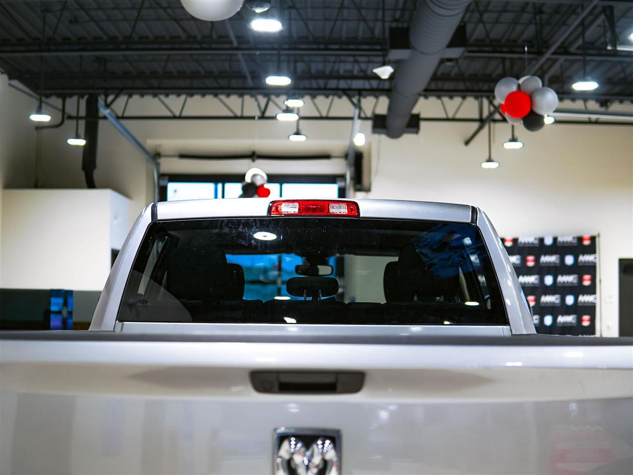 2023 RAM 1500 Classic SLT | CREW | 4X4 | 5.7L V8 HEMI | TOW PKG Photo