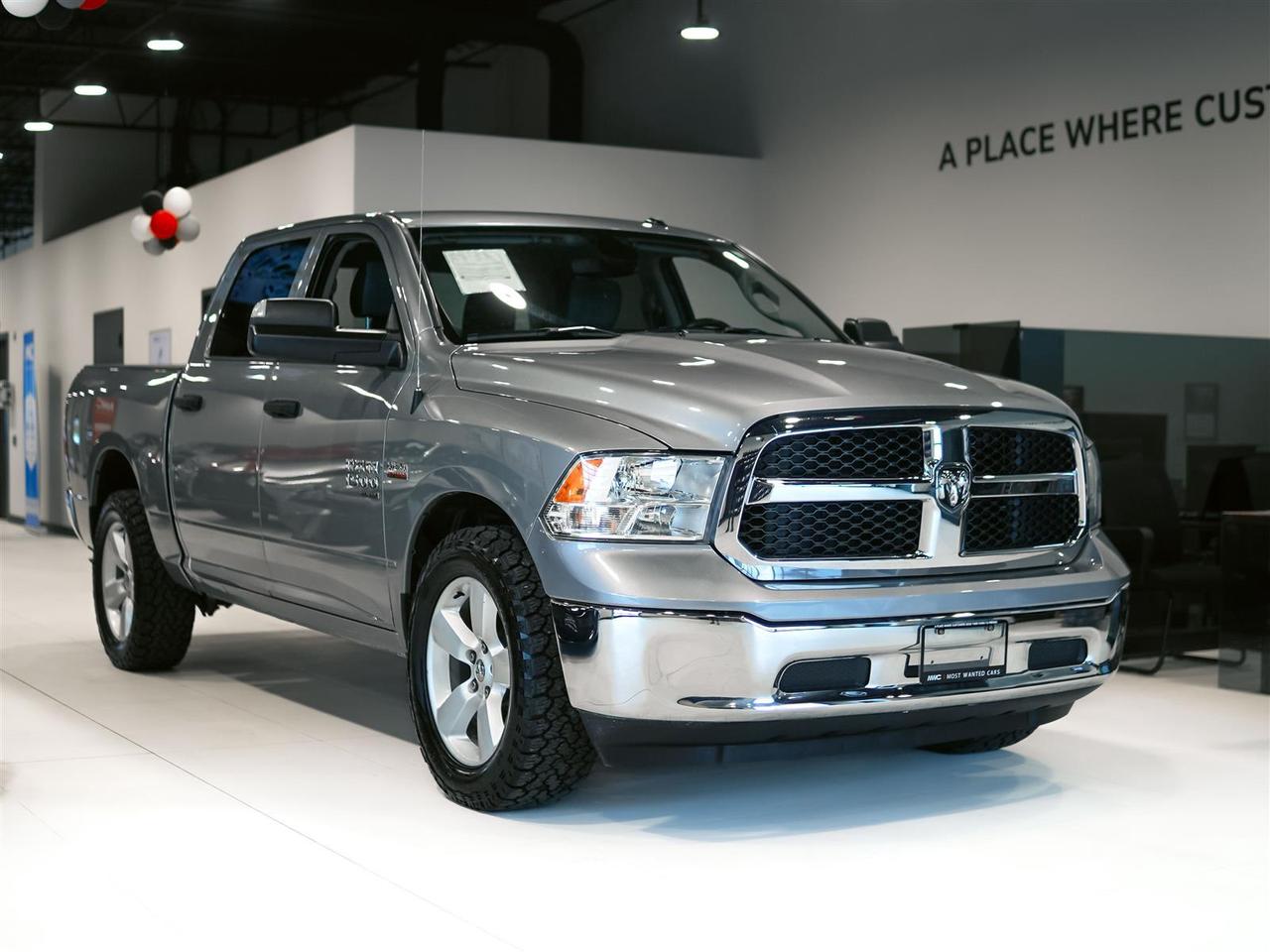 2023 RAM 1500 Classic SLT | CREW | 4X4 | 5.7L V8 HEMI | TOW PKG Photo