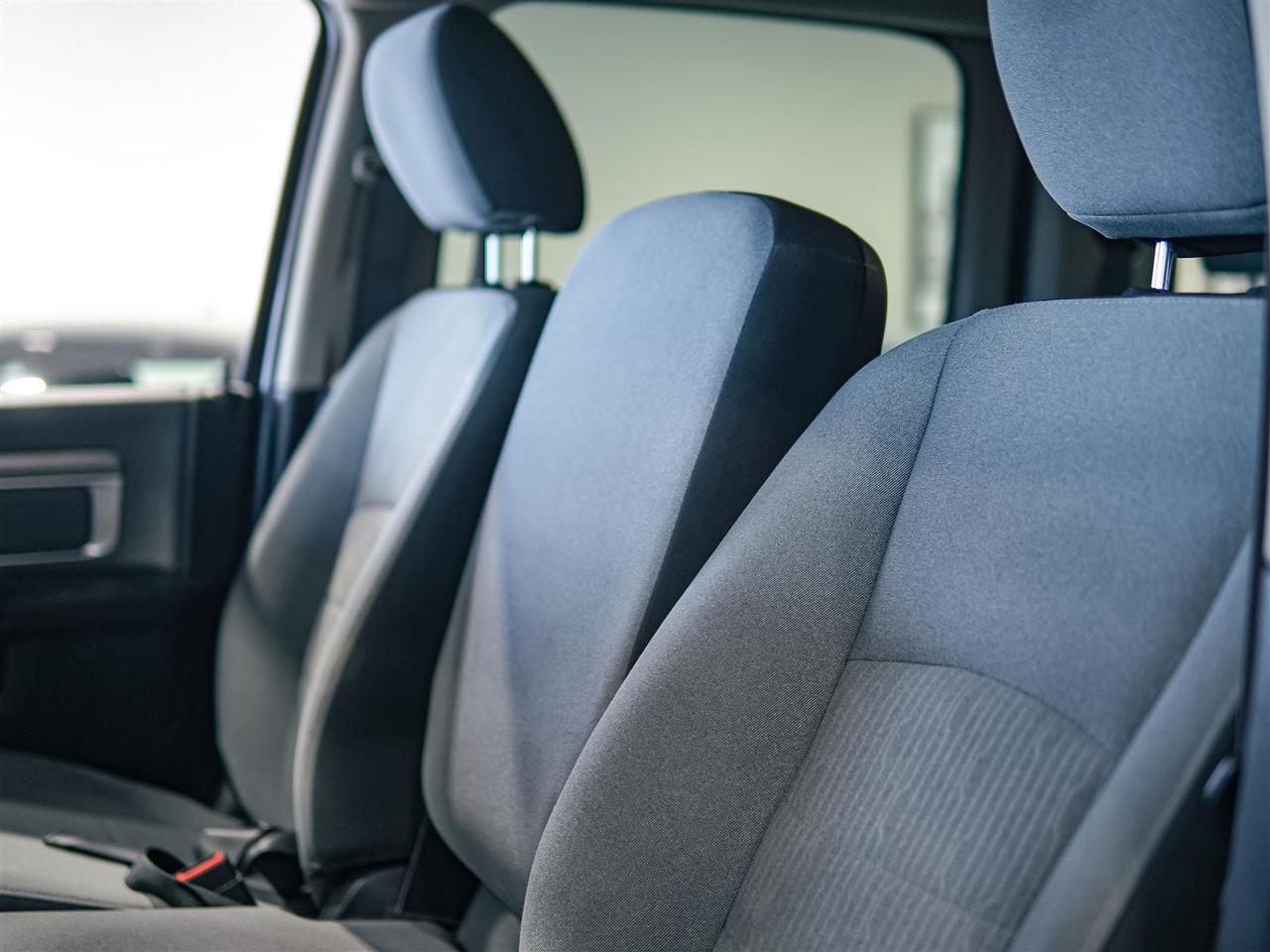 2023 RAM 1500 Classic SLT | CREW | 4X4 | 5.7L V8 HEMI | TOW PKG Photo