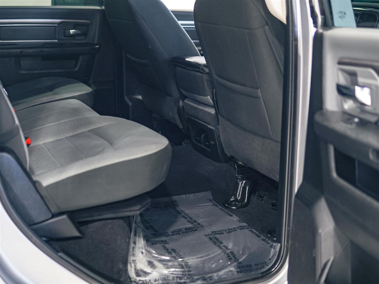 2023 RAM 1500 Classic SLT | CREW | 4X4 | 5.7L V8 HEMI | TOW PKG Photo