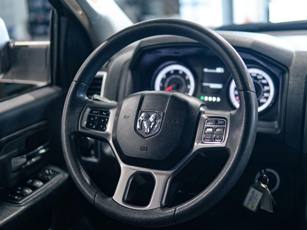 2023 RAM 1500 Classic SLT | CREW | 4X4 | 5.7L V8 HEMI | TOW PKG Photo