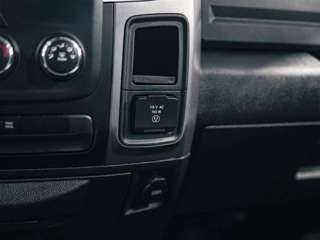2023 RAM 1500 Classic SLT | CREW | 4X4 | 5.7L V8 HEMI | TOW PKG Photo