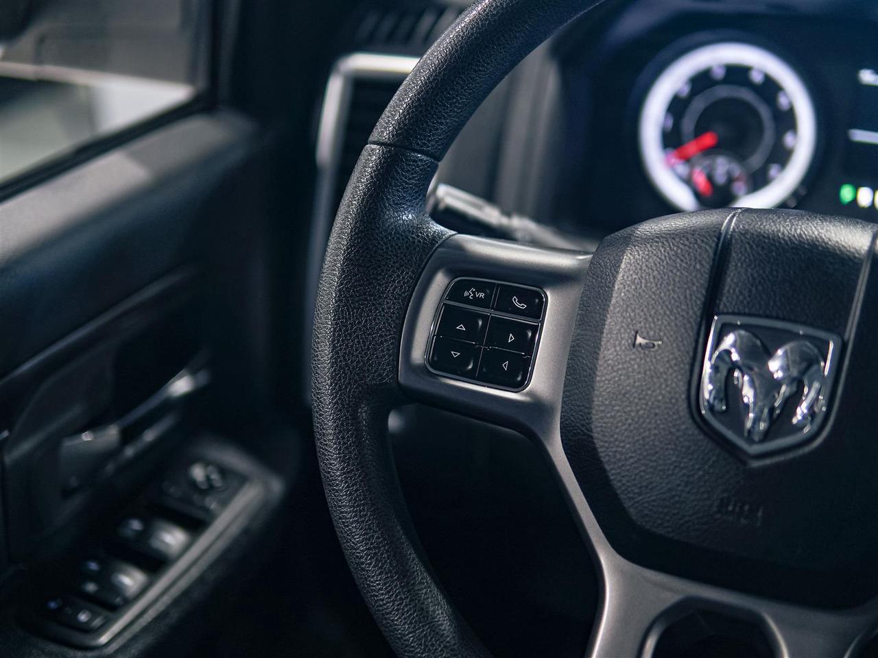 2023 RAM 1500 Classic SLT | CREW | 4X4 | 5.7L V8 HEMI | TOW PKG Photo