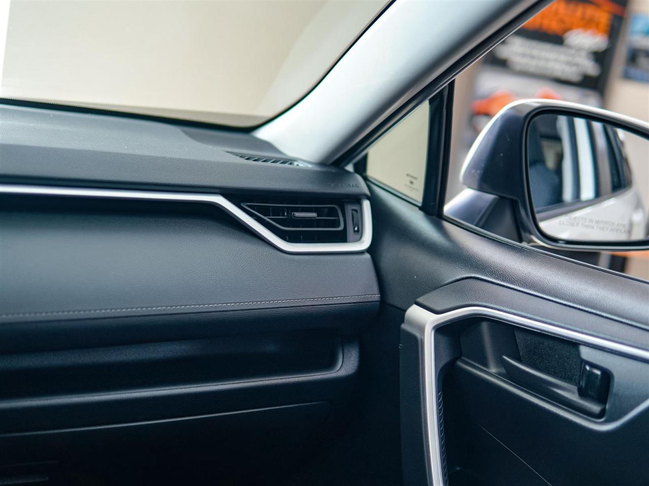 2021 Toyota RAV4 Hybrid HYBRID LE AWD | NO ACCIDENTS | 16 SERVICE RECORDS Photo