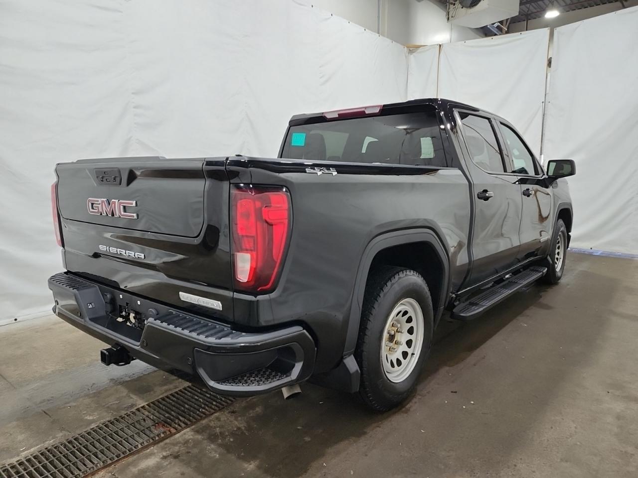 2022 GMC Sierra 1500 Limited ELEVATION CREW CAB | 4X4 | PREF GROUP | DRIVER ALERT PKG Photo