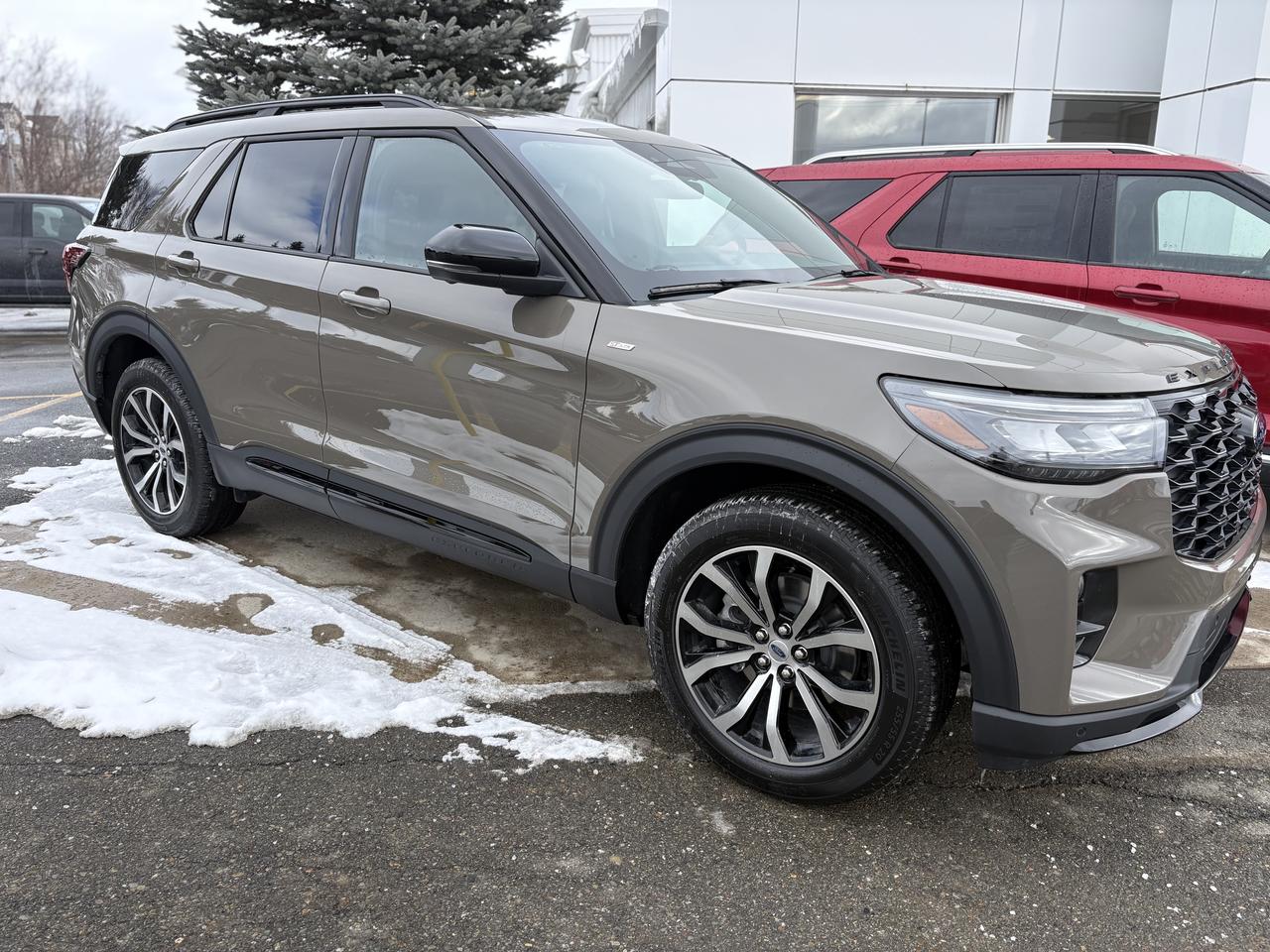 2026 Ford Explorer ST-Line Photo0